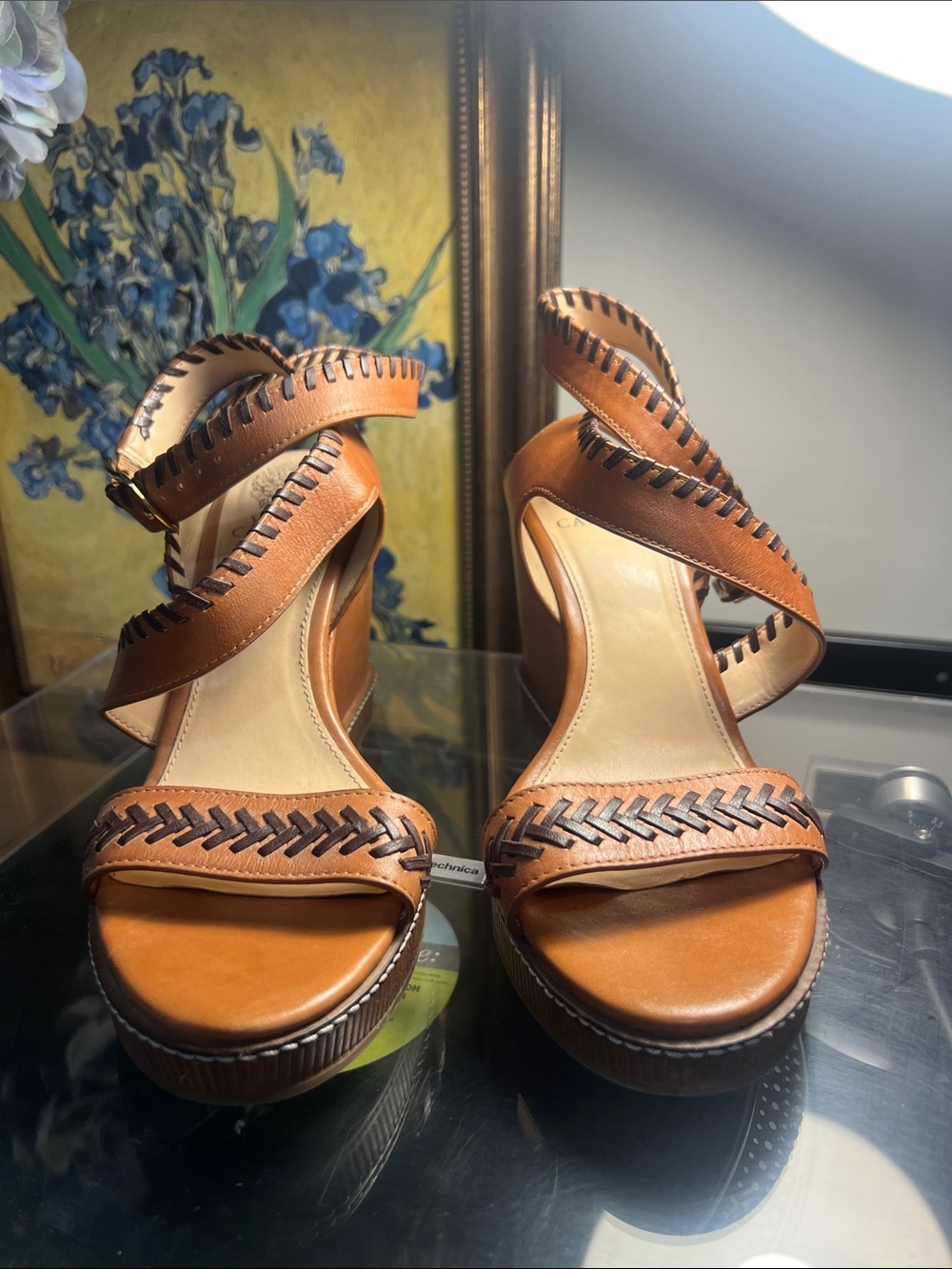 VINCE CAMUTO Tan Leather Whipstitch Platform Heels